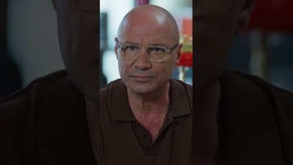 لا تخلي أخوكي يأثر عليكي يا بنتي 😢 | مسلسل النقطة العمياء  #shorts #körnokta #مسلسلات_تركية