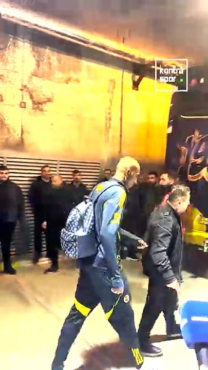 Maçın yıldızları Asensio ve Talisca stattan böyle çıktı
