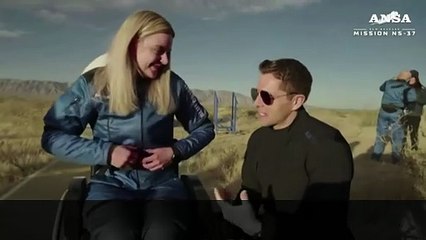 Per la prima volta una donna su sedia a rotelle vola nello spazio