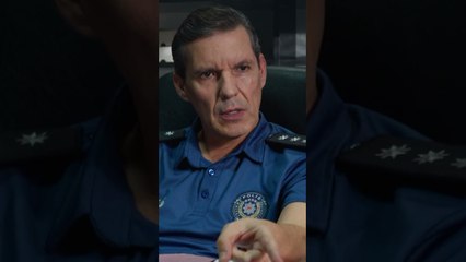 سلام بدها الشرطة تحاكم العيلة كلها 😒 | مسلسل النقطة العمياء  #shorts #körnokta #مسلسلات_تركية