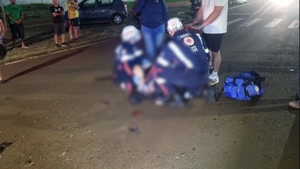 Motociclista tem fratura exposta após acidente na Avenida Piquiri