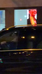 Gritos de "Xabi quédate" a su salida del Bernabéu