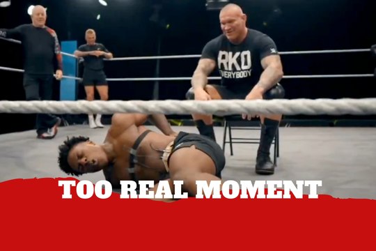 Randy Orton shows iShowSpeed a real WWE chair bump and briefly thinks he’s actually hurt