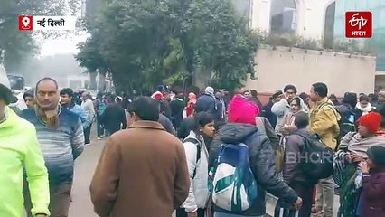 यात्रीगण कृपया ध्यान दें, बाहर से दिल्ली आने वाली सभी ट्रेन चल रही लेट, घर से ट्रेन की टाइमिंग देखकर ही निकले