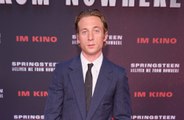 Jeremy Allen White parla della sua insolita 'ossessione' per staccare dal lavoro