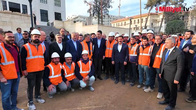 Bakan Kurum, Hatay'da deprem konutlarını inceledi