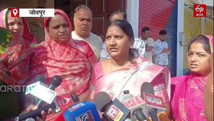 पुलिस थाने के बाहर प्रदर्शन, लोगों का आरोप- खुद CCTV फुटेज पुलिस को दिए, फिर भी कोई कार्रवाई नहीं