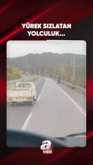 “Arabanın içine ufacıik çocuğ siğdıramamışlar, yazık günah ! „Sakarya'nın Karasu ilçesi D-650 kara yolunda soğukhavada kamyonet kasasında seyahat eden ve üşümemekiçin kasanin köşesine siğınan çocuğun yolculuğu, ceptelefonu kamerasına yansıd . . .