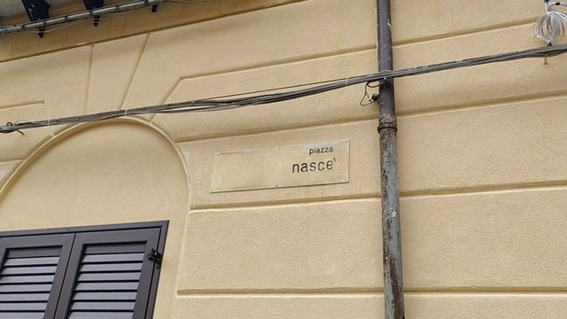 Spari da auto, donna ferita a Palermo. Le immagini dal luogo della sparatoria