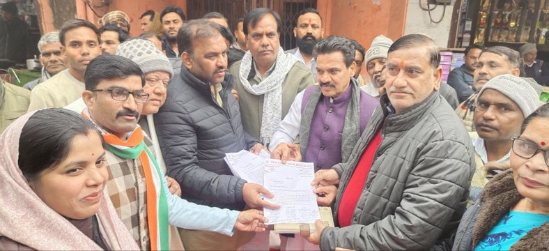 मनरेगा का नाम बदलने के विरोध में कांग्रेस का धरना