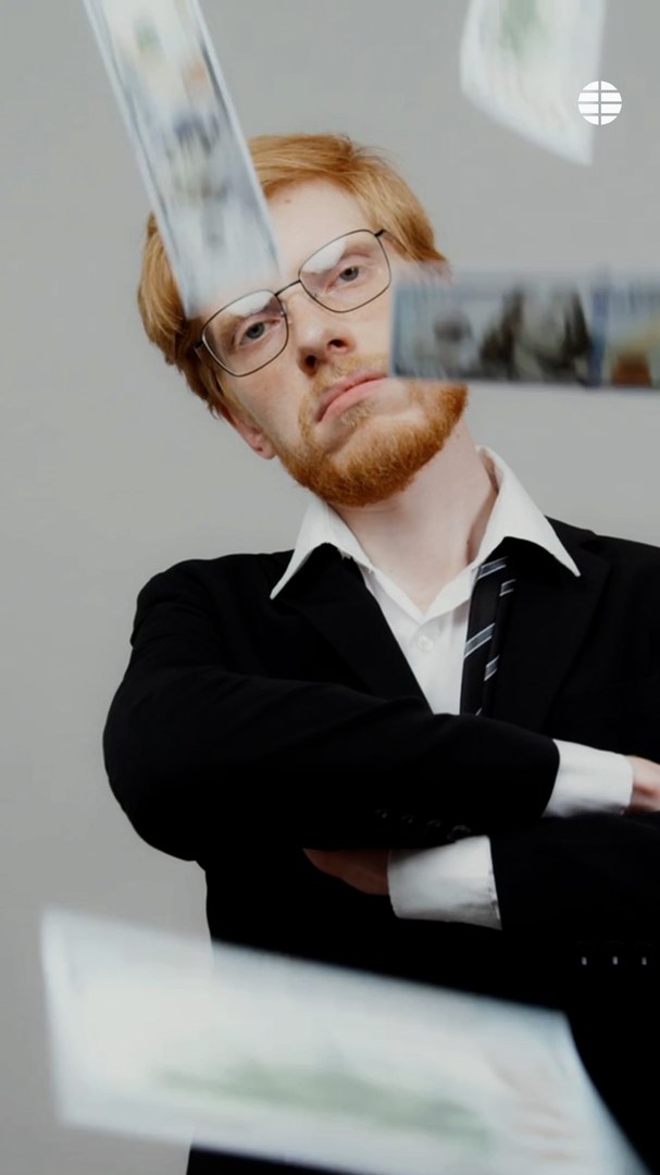 Un reciente informe de Oxfam Interm�n, titulado "Las brechas salariales de las grandes empresas", ha puesto de manifiesto la profunda desigualdad retributiva que impera en las 40 mayores compa��as espa�olas. Seg�n el estudio, el salario de los m�ximos directivos es, de media, 111 veces superior al sueldo medio de sus plantillas. Esta disparidad es tan aguda que un empleado con un salario intermedio tendr�a que trabajar m�s de cien a�os para igualar lo que un alto ejecutivo percibe en tan solo uno.