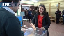 La candidata de Unidas por Extremadura, Irene de Miguel, votó en Mérida