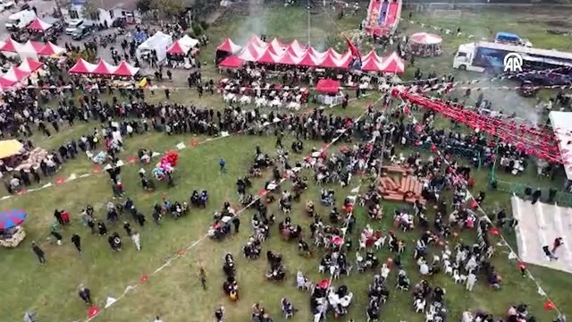 Vatandaşlara 3 ton hamsi ikram edildi