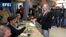 La candidata del PP a la Presidencia de Extremadura, María Guardiola, ha votado en Cáceres