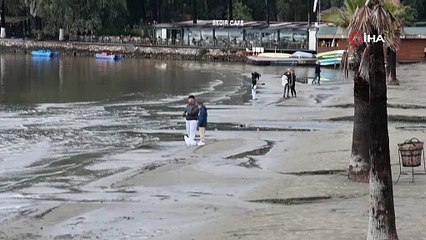 Yılın en kısa gününde deniz suyu çekildi, sağanak yağmur sahili tahrip eti