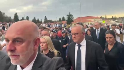 Australia PM Albanese Booed at Bondi Memorial After Deadly Hanukkah Gun Attack