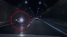 L'auto contromano sulla statale Milano-Valtellina filmata nella folle corsa