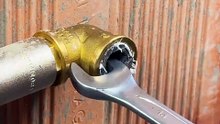 Double wrench trick for tight pipe fittings🛠️
