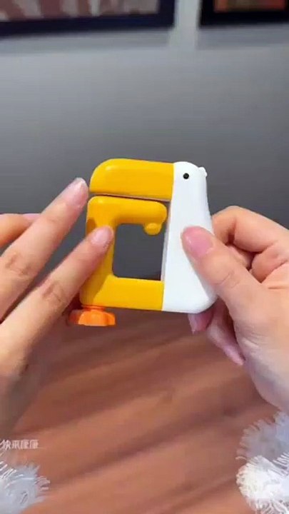 Portable Thinking Duck Hook Hanging Decor – Cute & Practical Desk Organizer