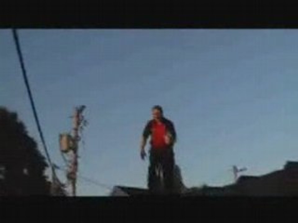 Bouteille coca boomerang toit