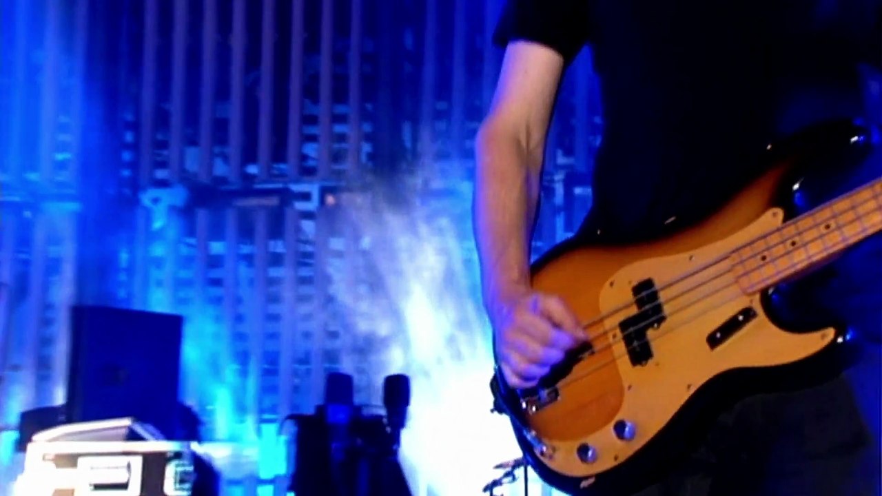 This Is a Low - Blur (live)