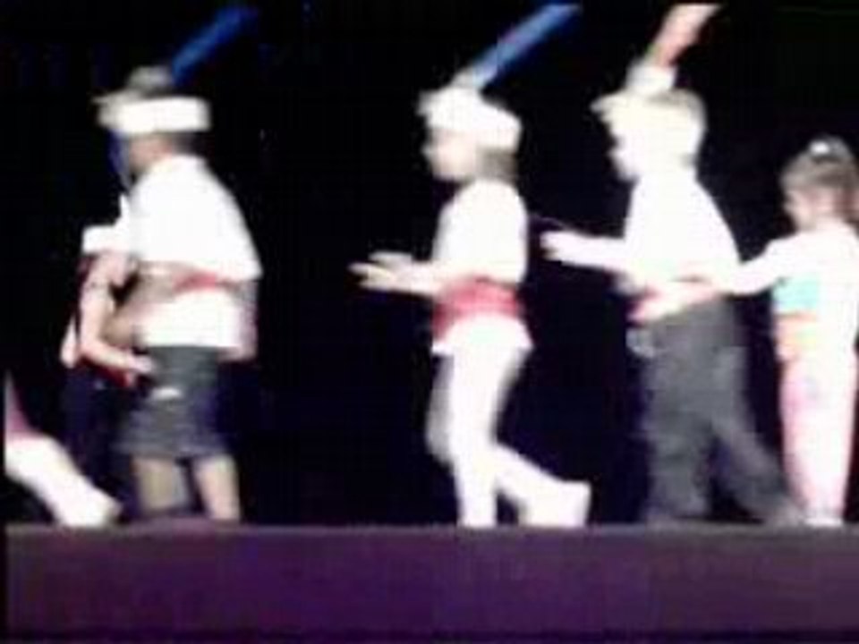 le cirque des enfants - manège à chevaux