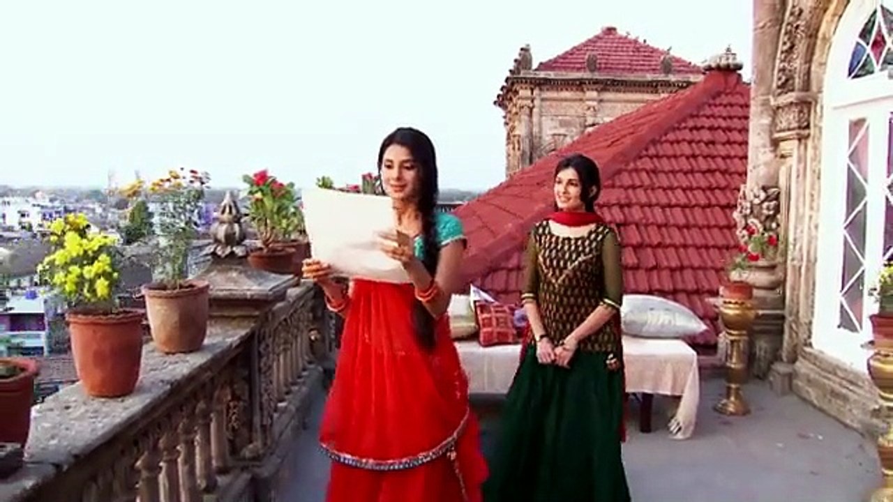 Saraswatichandra S01E02 Kumud sees a photo Full Episode