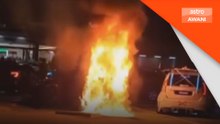 Kereta pameran terbakar di Kuala Langat