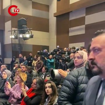 Bilal Erdoğan’ın öncülüğünde TÜGVA’nın 1 Ocak’ta gerçekleştireceği Gazze Yürüyüşü için basın toplantısına Serdal Adalı, Dursun Özbek ve Ertuğrul Doğan gibi kulüp başkanları da katıldı.