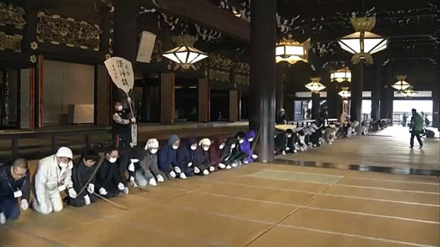 Japão: centenas participam na limpeza de fim de ano nos principais templos budistas de Quioto