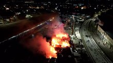 Imagens de drone mostram incêndio que destruiu barracas no Mercado da Produção