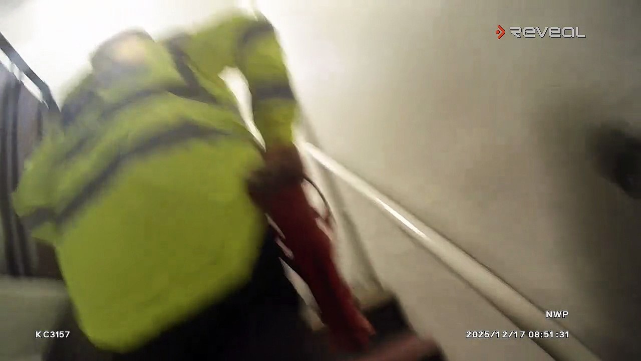 Police officers execute drug warrants in Pwllheli and Tremadog