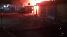 Incêndio no Mercado da Produção destrói 50 barracas e mobiliza Bombeiros durante a madrugada em Maceió