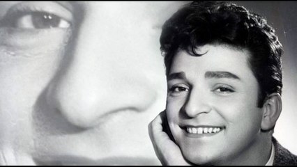 Zeki Müren - Gülünce Gözlerinin İçi Gülüyor