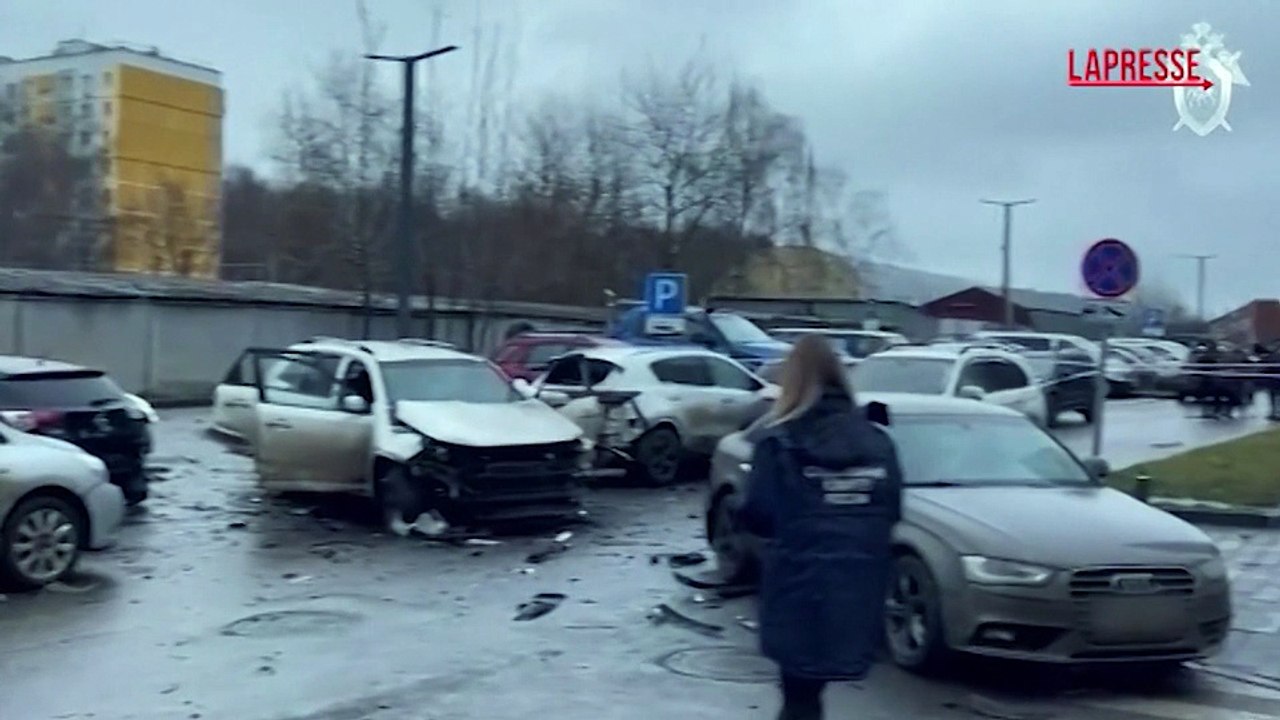 Attentato a Mosca, generale russo ucciso da una bomba sotto la sua auto