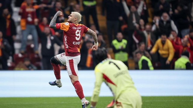 VIDEO / Si è tinto anche i capelli, voleva segnare! : telecronista impazzisce al gol di Icardi