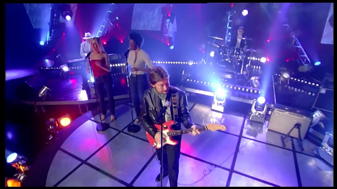 Le chanteur Chris Rea, connu pour ses tubes comme « Driving Home For Christmas », est décédé à l'âge de 74 ans