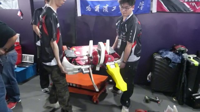 국제 로봇 격투대회서 중국 우승... 분당 1만회 회전 공격 / YTN