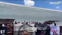 Elenco canta com torcida do Corinthians na Neo Química Arena