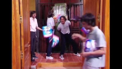 Aquí no hay quien viva - T1 Capítulo 1: Érase una mudanza | Capítulo completo