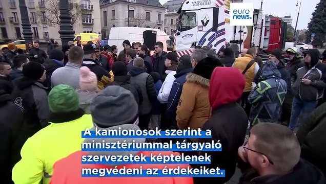 A fuvarozók érdekeiért és az útdíjemelések ellen tüntettek a kamionosok Budapesten