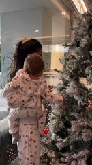 Η Αλεξάνδρα Νίκα στολίζει μαζί με τον γιο της