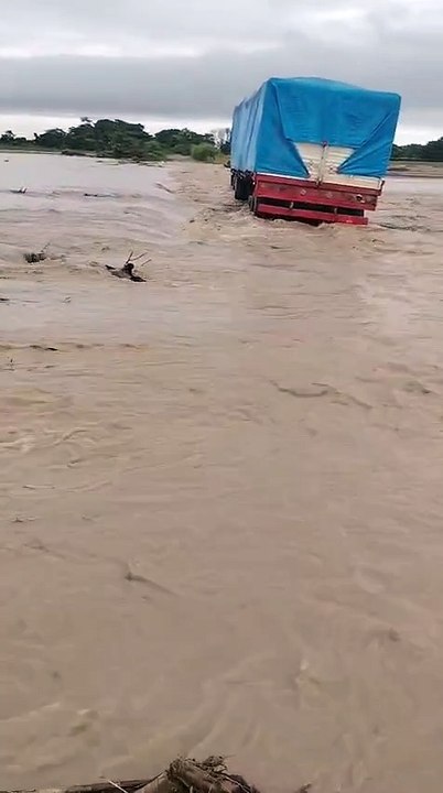 Reportan desborde del río Yapacaní en la carretera Faja Norte