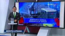 Banjir Lahar Dingin Semeru Rusak Akses Jalan, Warga Lumajang Terpaksa Naik Alat Berat