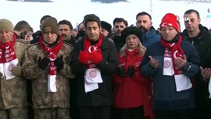 Sarıkamış şehitleri için eksi 10 derecede saygı nöbeti