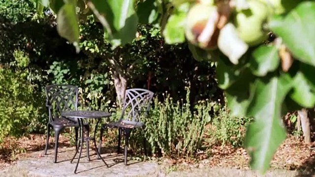 Celebrity Escape to the Country S03E02