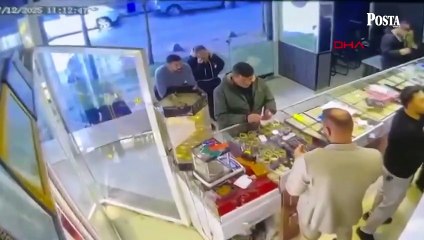 Kalp masajı yaptı, taziye verdi: Altınları bozduran katilin kameraya yansıyan anları ortaya çıktı