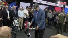 Maduro Dances with an AI Robot to Venezuelan Christmas Music in a Bizarre Moment