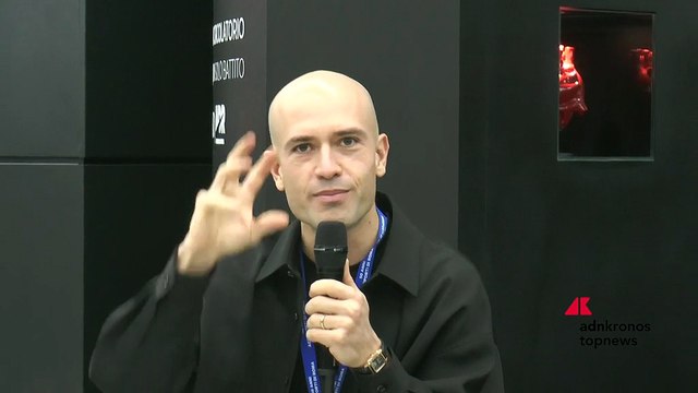 Cultura: scultore Jago, ‘siamo sempre immersi in ‘unico battito’ che ci collega al mondo’