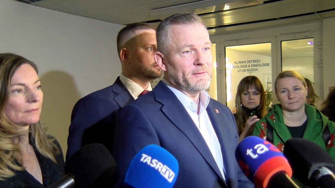 ZÁZNAM: Prezident absolvoval tradičnú vianočnú vizitu na detskej onkológii